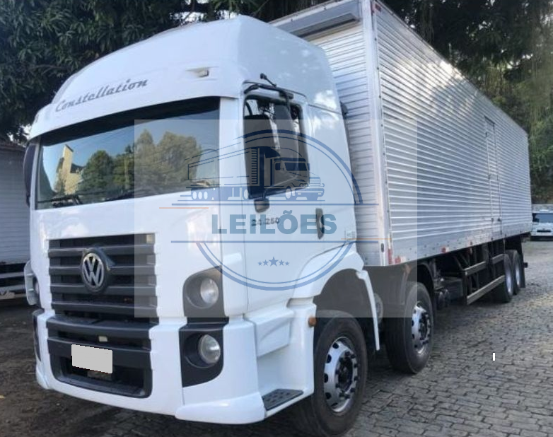 Volkswagen Constellation 24250E  - 8x2 - 2012 - Baú 