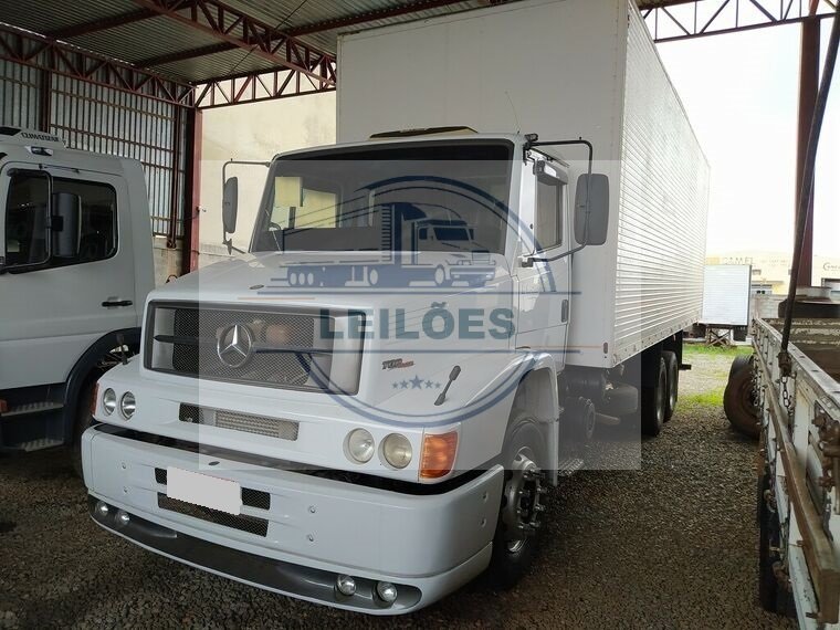 Mercedes Benz L-1620 - 6x2 - 2006 - Baú