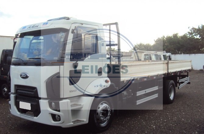 Ford Cargo 1517 - 4X2 - 2011 - Carroceria