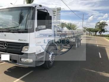 Mercedes-Benz Atego 2425  - 3-Eixos - Carroceria