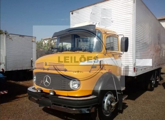 Mercedes-Benz L-1113 - 6x2 - 1979 - Baú 