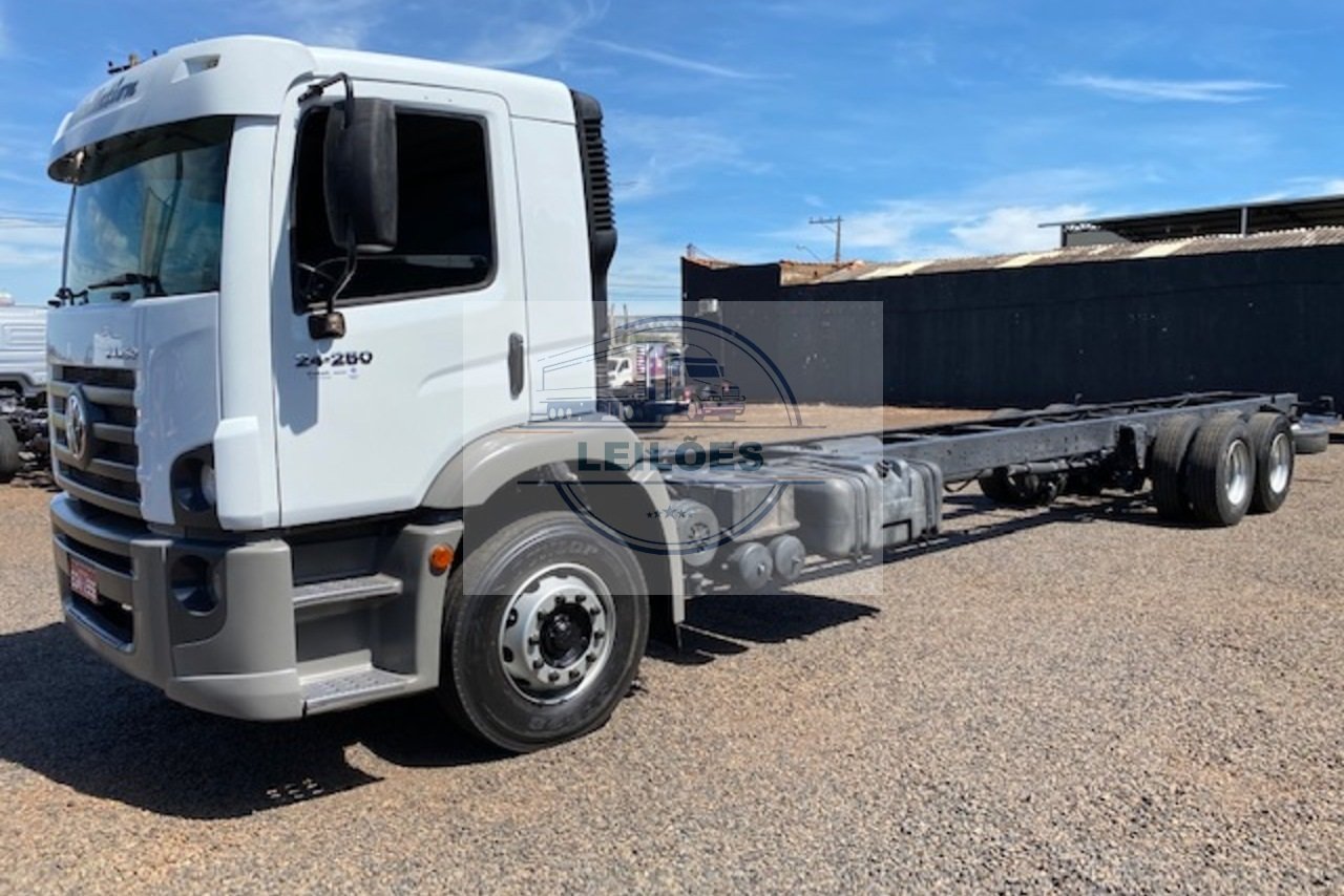 Volkswagen 24-250 E Constellation - 6x2 - 2010 - Chassi