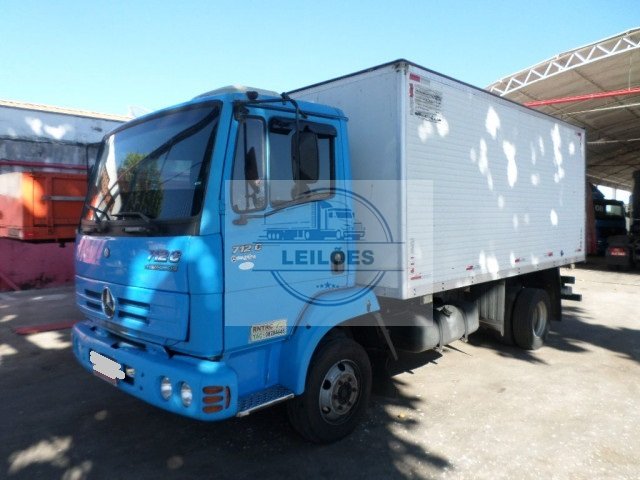 Mercedes Benz 712c - 4x2 - 2001 - Baú