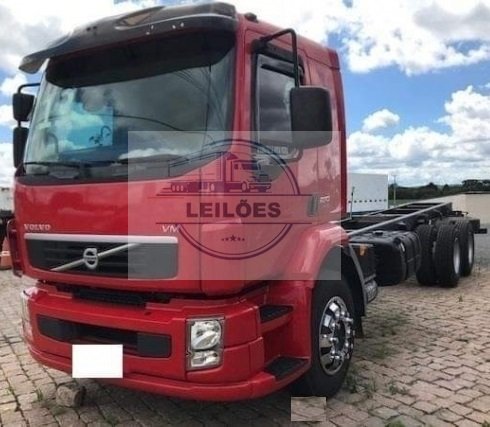 Volvo VM 270 - 6x2  - 2013 - Chassi