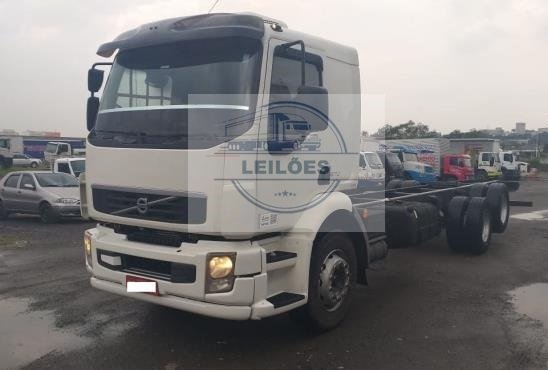Volvo VM 270 - 6x2  - 2012 - Chassi
