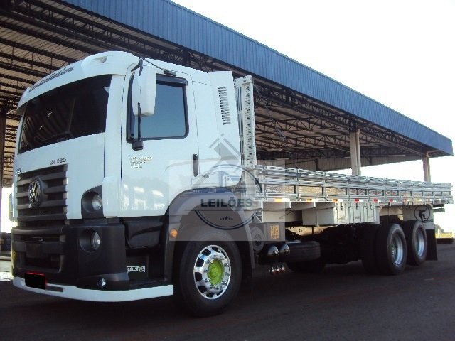 Volkswagen 24.280 CONSTELLATION - 6X4 - 2013 - Carroceria