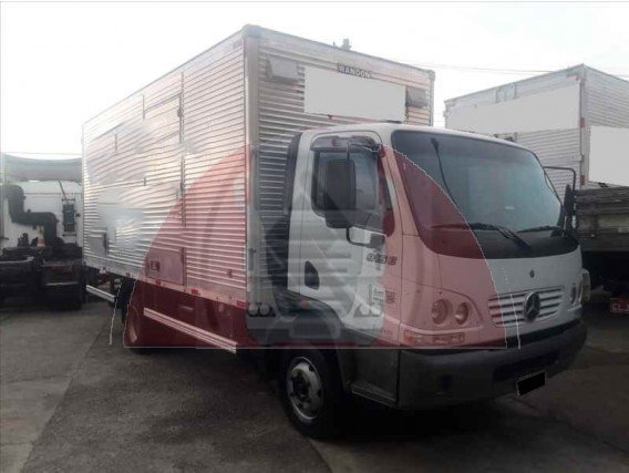 Mercedes Benz Accelo 915C - 4x2 - 2011 - Baú 