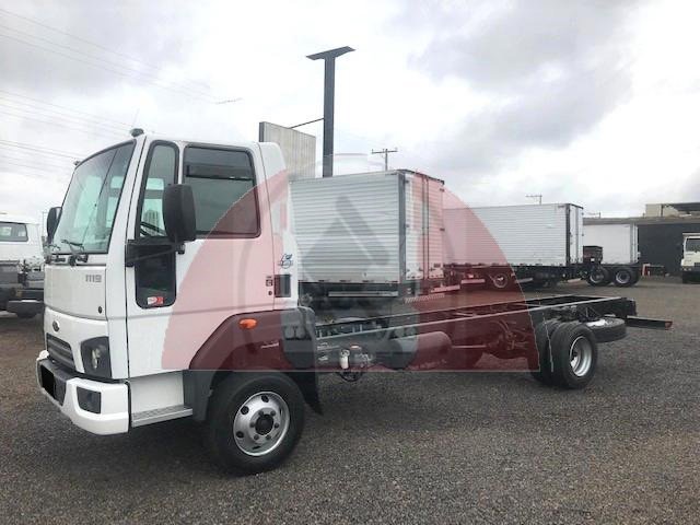 Ford Cargo 1119 - 4x2 - 2014 - Chassi 